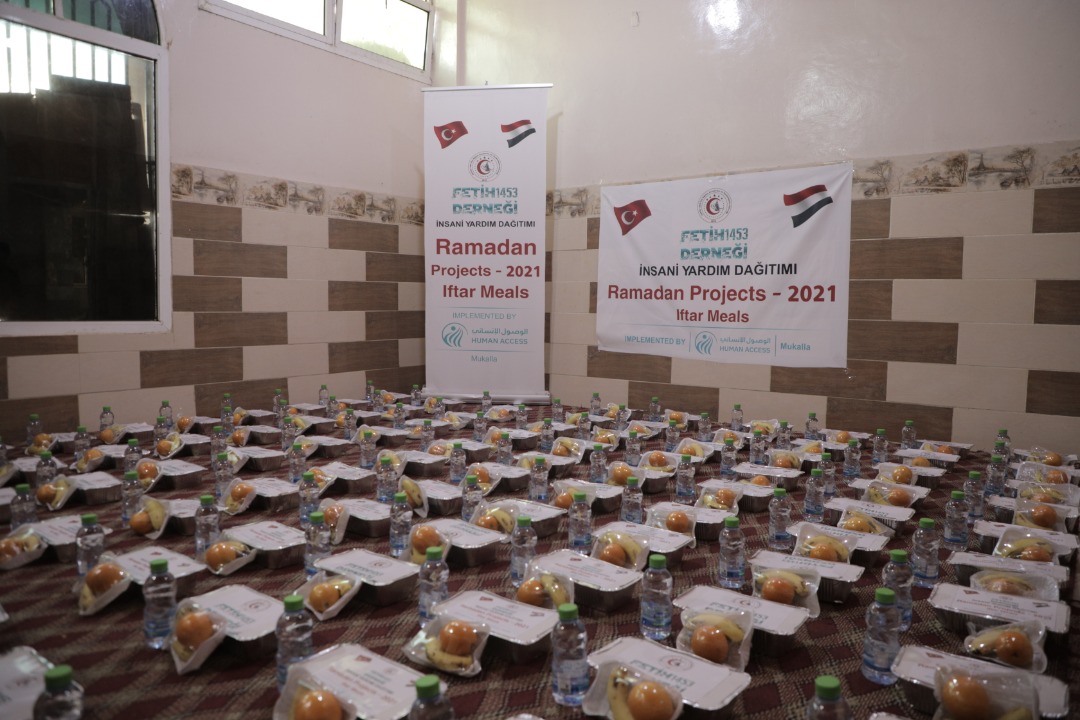 بالشراكة مع مؤسسة الفاتح.. أكثر من 2000 شخص استفادوا من مشاريع الخير الرمضانية خلال الـ 20 يوما من رمضان في محافظة حضرموت 