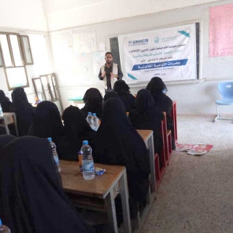 بالشراكة مع UNHCR عقد جلسات توعية قانونية للنازحين