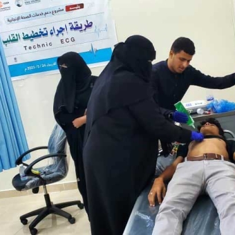 تدريب 37 قابلة وممرضة حول إجراء تخطيط القلب في مستشفى الغيضة