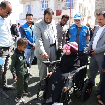 توزيع كراسي كهربائية ومتحركة لذوي الاحتياجات الخاصة