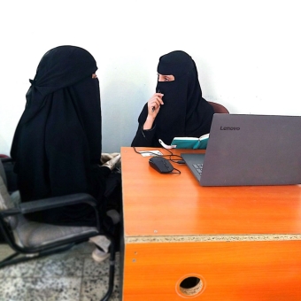 الأمل يعود إلى حياة امرأة تعرضت للعنف