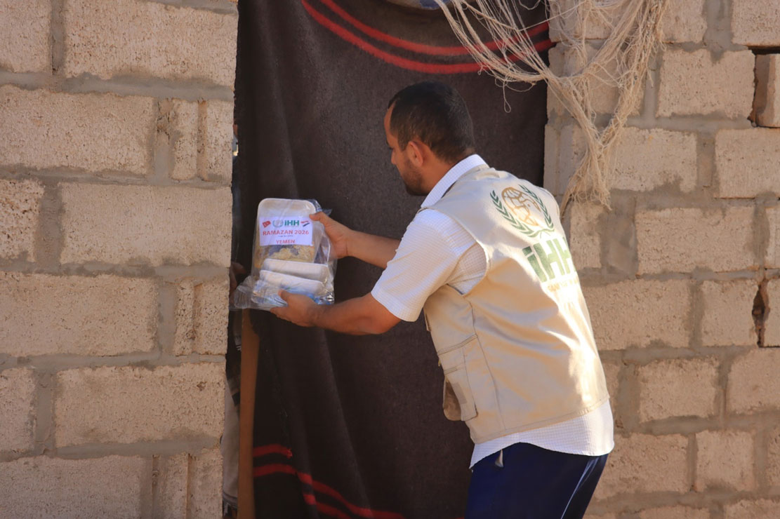 مساعدات رمضانية لتخفيف معاناة المحتاجين والمتضررين