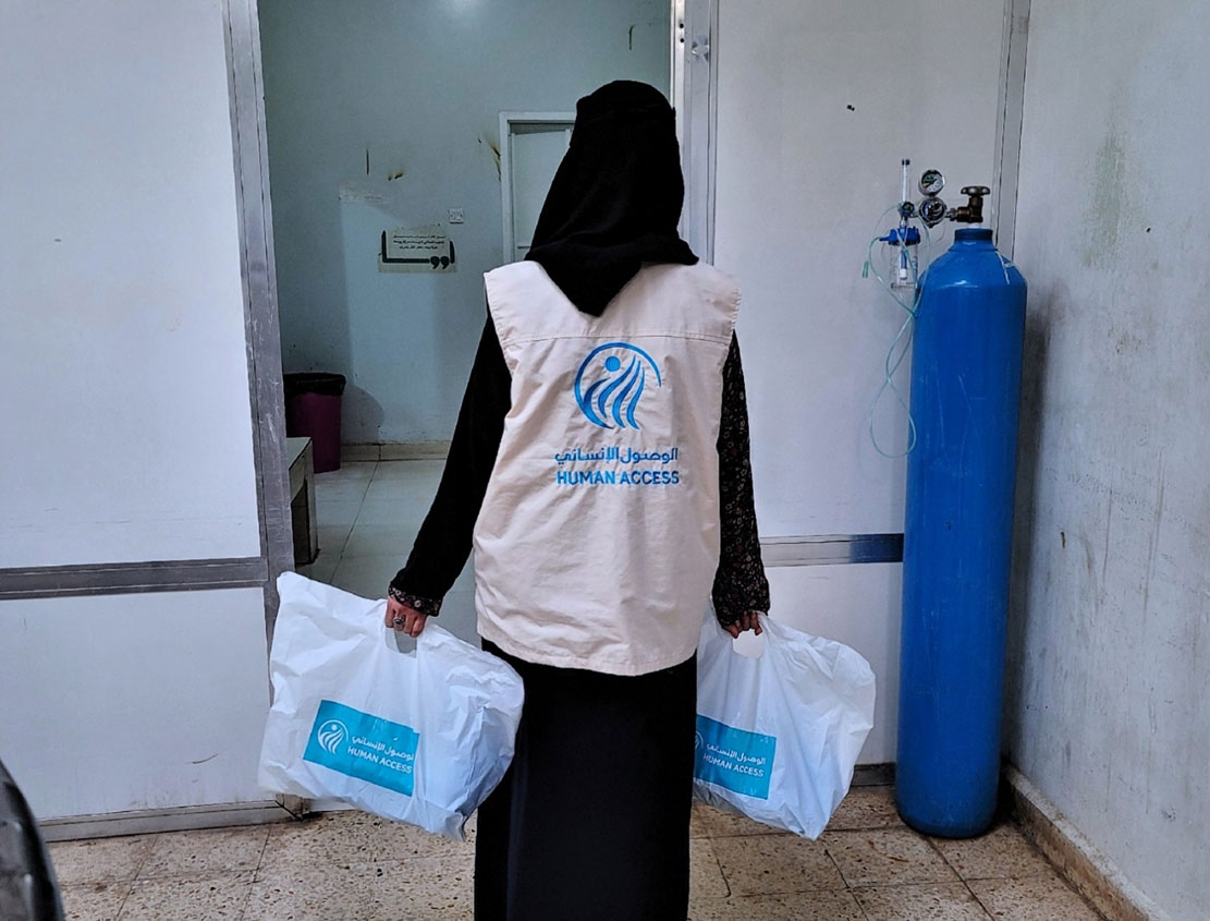 الوصول الإنساني في شبوة توزع 180 وجبة إفطار