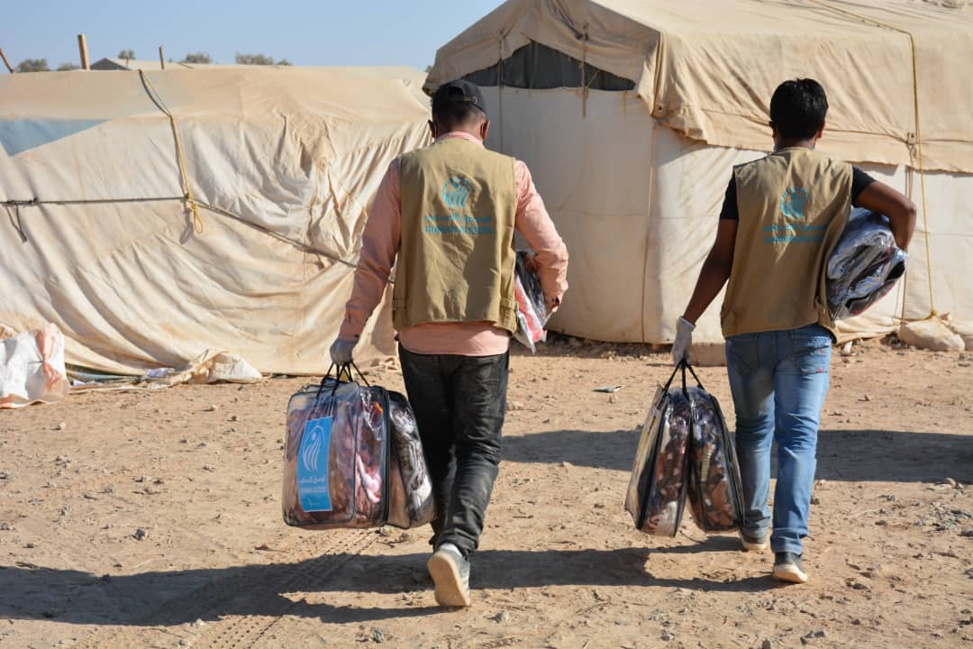 الوصول الانساني توزيع سلال غذائية وكسوة الشتاء لمخيمات النازحين في مأرب